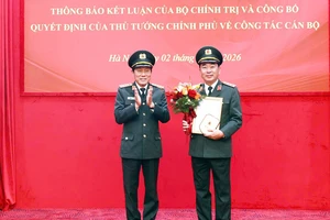 Công bố kết luận của Bộ Chính trị và quyết định của Thủ tướng với Thượng tướng Trần Quốc Tỏ 