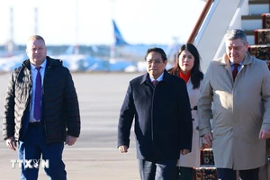 Thủ tướng Phạm Minh Chính đặt hoa tại Tượng đài Bác Hồ ở Moskva