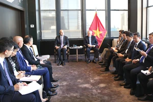 Phó Thủ tướng Nguyễn Hòa Bình tiếp các quỹ đầu tư hàng đầu thế giới tại Hoa Kỳ