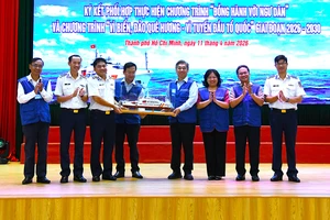 Ủy ban MTTQ Việt Nam TP.HCM ký kết phối hợp với Vùng Cảnh sát biển 3