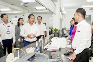 Bài 2: Đảng bám sát cơ sở - điểm tựa để chính quyền đô thị bứt phá