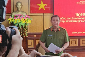  Họp báo Đắk Lắk: Thiếu tá CSGT ở Đắk Lắk bị khởi tố vì không cứu giúp học sinh bị tai nạn