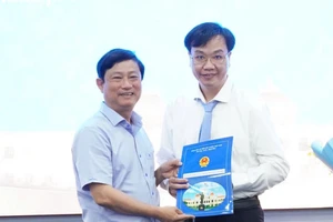 Phó Giám đốc Sở Tài chính làm Phó Chánh Văn phòng Đoàn ĐBQH và HĐND TP.HCM