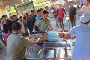 Thót tim giải cứu người đàn ông nhảy lầu trong bệnh viện 