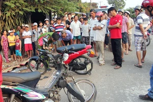 Hai xe máy tông nhau, 5 người thương vong 