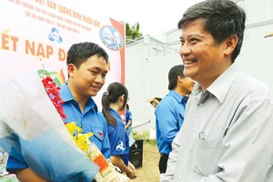 Phó Bí thư thường trực Thành ủy TP.HCM Nguyễn Văn Đua nghỉ hưu từ 1-4