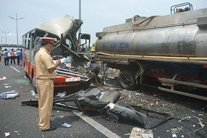 Tai nạn thảm khốc ở cao tốc TP.HCM-Trung Lương do tài xế xe khách không giữ khoảng cách an toàn