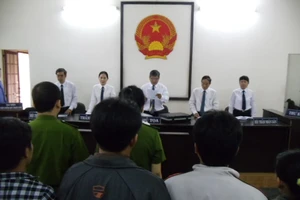 Vụ bảo mẫu đạp trẻ vỡ tim, dập phổi: Mẹ nạn nhân đòi bồi thường 100 triệu