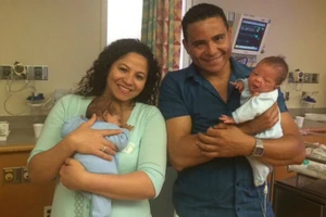 Ca sinh non ly kỳ: Cặp song sinh chào đời cách nhau 21 ngày