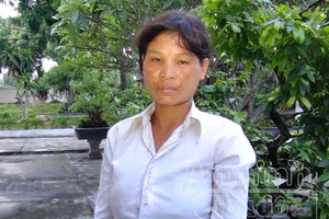 Mẹ đẻ xiết chết con 2 tháng tuổi ngay trên ngực lúc cho con bú