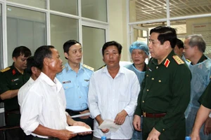 Đại tướng Phùng Quang Thanh: Tìm việc và lo nhà ở cho vợ con các chiến sĩ gặp nạn