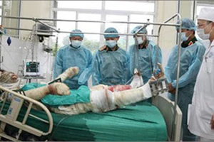 Vụ rơi trực thăng huấn luyện: Sức khoẻ của 3 chiến sĩ đang rất xấu