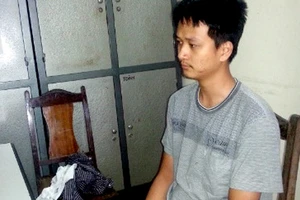 Hung thủ chém chết cha, mẹ, bà nội và chị họ đã tự sát tại phòng tạm giam