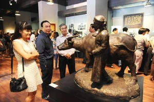 Lần đầu trưng bày quy mô lớn về “Cải cách ruộng đất 1946-1957“