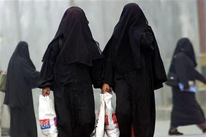 Bí mật dưới tấm khăn trùm đầu của phụ nữ Hồi giáo