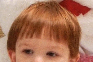 Bé trai 3 tuổi bị mẹ và người tình dùng chảo đánh đến chết