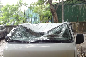 Vụ thoát chết hi hữu: Rơi từ tầng sáu xuống xe cứu thương