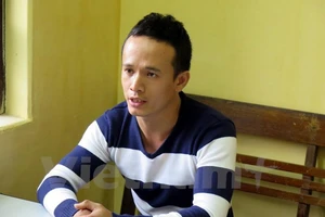 'Chồng hờ' giết con riêng của vợ rồi ném xác xuống sông 