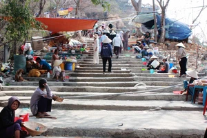 Bình Dương gửi công văn hỏa tốc về nạn ăn xin, bói toán tại lễ hội