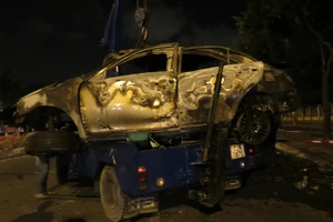 Tự gây tai nạn, người đàn ông trong xe Camry chết cháy không thể nhận dạng 