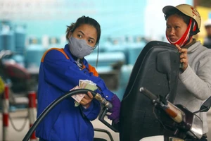 Liên Bộ quyết định giữ nguyên giá xăng dầu