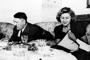 Tiết lộ những giờ phút cuối cùng của trùm phátxít Adolf Hitler