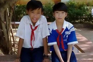 Hai học sinh nhặt được 5,5 chỉ vàng, trả lại người mất