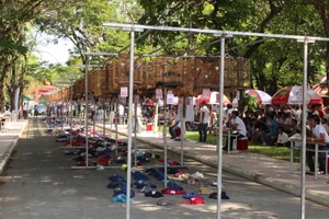 Gần 500 chú chim chào mào tranh tài