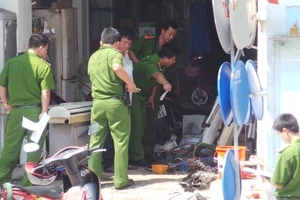 Nổ kinh hoàng tại cửa hàng điện lạnh, 1 người chết, 2 người trọng thương