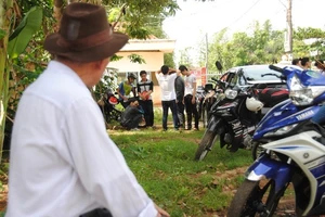 Vụ vào tận trường bắt HS đi tù: Cái kết tạm thời hợp lòng người