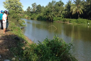 Trên đường đi dạo, giám đốc Pjico Sóc Trăng lao xe xuống sông tử nạn