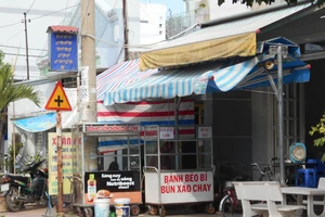 Thông tin tiếp vụ 10 người nhập viện sau khi ăn bánh cuốn 