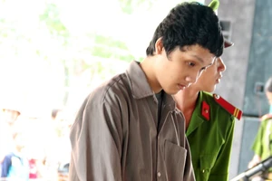 Con giết mẹ giấu xác trong lu nước rồi bịt kín phi tang