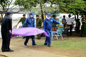 Đang uống cà phê, hoảng hồn phát hiện xác chết 