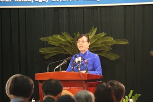 Khai mạc kỳ họp HĐND: TP.HCM vẫn tiếp tục thu phí xe máy