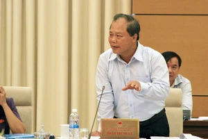 Điểm danh điện tử cũng 'không ăn thua' với đại biểu vắng họp