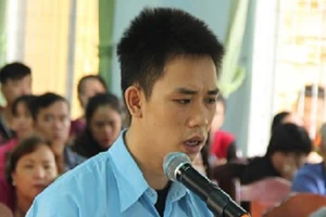 Kẻ giết 'bạn' đồng tính thoát án tử