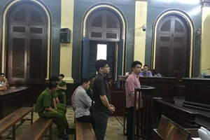 Phạt 16 năm tù cựu công an 'giúp' buôn lậu dàn xe siêu sang