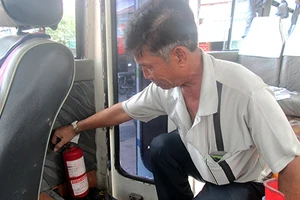 Xe bốn chỗ phải trang bị bình chữa cháy thế nào để khỏi bị phạt?