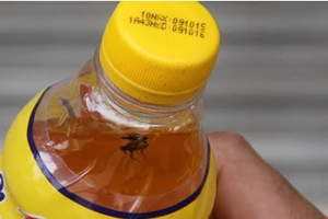 Yêu cầu đổi một chai Number 1 có ruồi lấy 2.400 chai Number 1