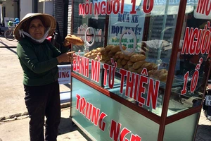 Phan Thiết xuất hiện xe bánh mì từ thiện