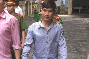 Xông vào nhà trói người, cướp của giữa ban ngày