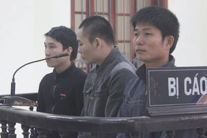 Nhậu xong bấm còi inh ỏi còn đâm chết người