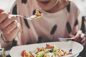 10 cách giảm cân không tốn chút công sức