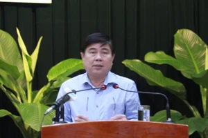 'Làm ơn họp đừng kéo dài, điều hành họp ngắn gọn giùm tui'