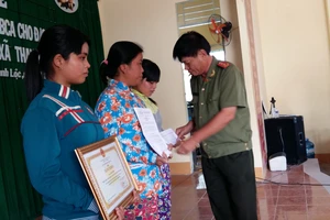 Đề nghị công nhận liệt sĩ cho một công an viên