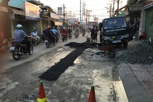 Xử lý hình sự công chức cố ý cấp phép đào đường sai quy định