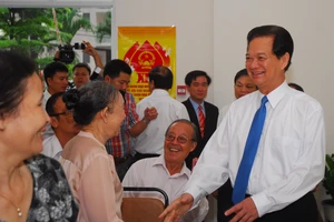 Ông Trương Tấn Sang, ông Nguyễn Tấn Dũng đi bầu cử ở TP.HCM