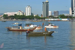 Vụ chìm tàu trên sông Hàn: Mở rộng tìm kiếm các nạn nhân về phía biển