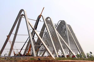 Quảng Ninh lên tiếng về cổng tỉnh 198 tỉ, lớn nhất nước